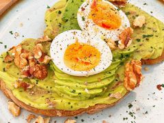 牛油果煮蛋吐司-RAC BAR(安福路店)