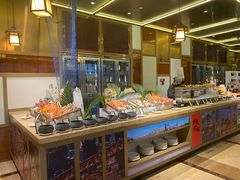 -大中华希尔顿酒店-念自助餐·嗨啤·小龙虾