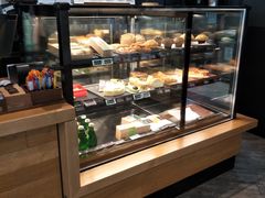 面包甜点陈列柜-星巴克臻选(济南恒隆店)
