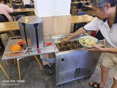 -同济大学本部学苑饮食广场