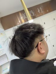 -镁连社·美联社