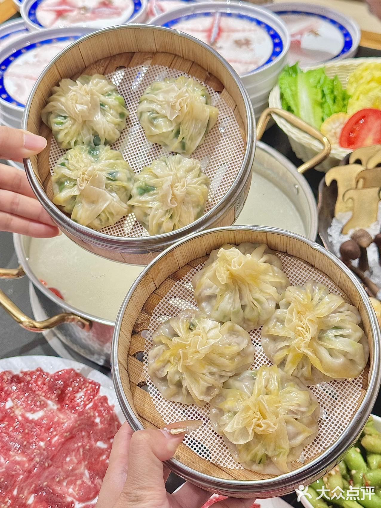 
提前过春节🥳🧨一边看舞狮一边吃年饭呀