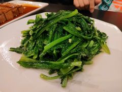 清炒油麦菜-老牌坊•鲁菜名店•地道济南菜(大观园商埠店)