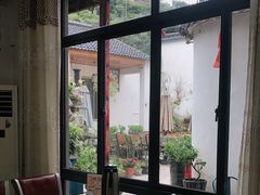靠窗位-美味之家·湖景农家乐(太湖东山店)