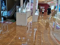 -王府井百货熙地港店