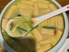 上汤虾仁鲜腐竹-禾珍珠家常小馆(河南博物院店)