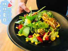 轻体鲜虾牛油果沙拉-威克特披萨汉堡
