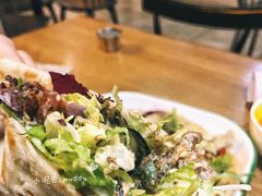 照烧鸡肉配牛油果拉法沙拉-HELLO 27 意面·沙拉·帕尼尼