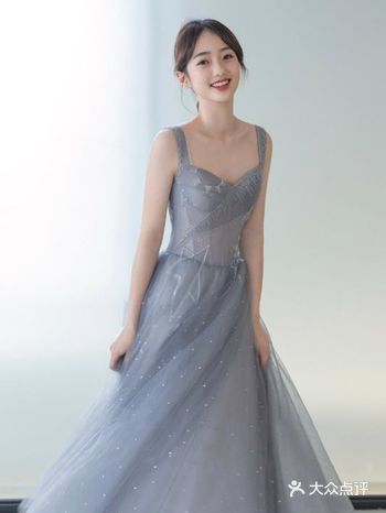 被宾客吹爆的婚礼敬酒服清新甜美