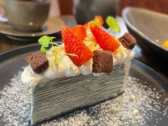 竹炭凤梨千层蛋糕-Calix&Lay's(新天地店)