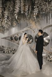 -Lady  Jane高端婚纱礼服馆