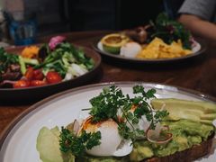 牛油果温泉蛋吐司-O'mills Sourdough Bakery&Bistro(永嘉路店)