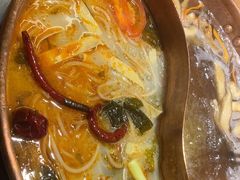 -洱火云南酸菜牛肉火锅(石景山当代商城店)