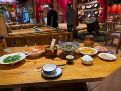 -老滇山寨•云南特色菜•地方菜•民族风情歌舞表演(金碧店)