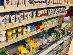 零售区-光明牛奶棚(南泉店)