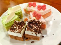 -黄浦江游览十六铺3号码头网红自助餐