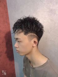 -诗悦发型烫染SALON