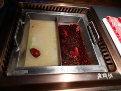 -老牌坊云南鱼豆花火锅(哈西万达店)