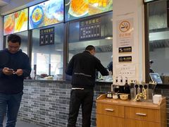 -禾诗夜市大饼油条(松江店)