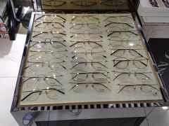 -潘多拉眼镜·蔡司依视路明月(潘家园店)