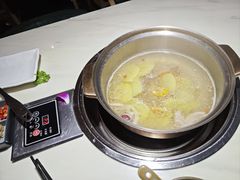 -喃喃椰·糟粕醋·椰子鸡火锅(七堡花园店)