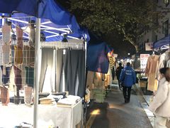-吴山路夜市