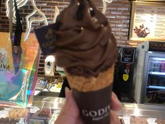 浓醇黑巧味软冰淇淋-GODIVA(海岸城店)