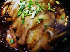 芋头烧肉煲-郑鼎菜馆