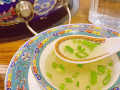 -毛辣果·贵州红酸汤牛肉火锅(西单店)