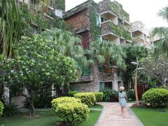 湖畔餐厅旁的小道-三亚亚龙湾凯莱仙人掌度假酒店