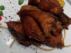 本帮熏鱼-蝶园·装修中(BFC外滩金融中心店)