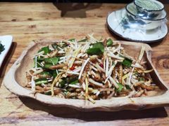 -老滇山寨•云南特色菜•地方菜•民族风情歌舞表演(金碧店)