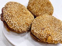麻酱烧饼-老磁器口豆汁店(天坛店)