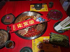 -谭鸭血老火锅(万象九宜城店)