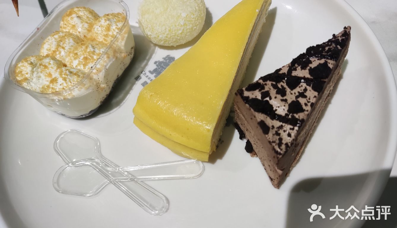 有18元的牛腩锅，不辣，还有38元的鸳鸯锅，锅很大