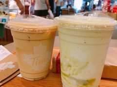 生椰冷萃-Tims天好咖啡·贝果(雁展路万象天地店)