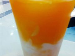 芒果酸奶西米露-CoCo都可(昆百大店)