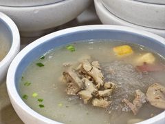 鸭血粉丝汤-老新隆牛肉锅贴(新街口店)
