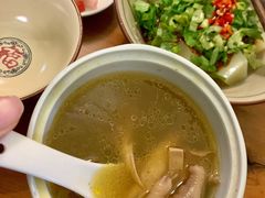 墨鱼炖鸡-玉滋補