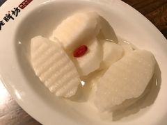 -老牌坊云南鱼豆花火锅(哈西万达店)