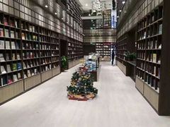 -钟书阁(群光广场店)