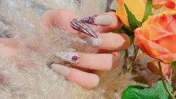 -花系美·美甲美睫精品店