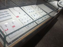 -北京七彩云南翡翠珠宝旗舰店(月坛店)