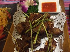 -香巴拉云南餐厅(华莱坞店)