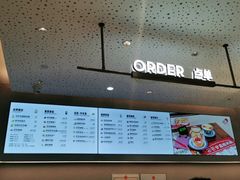-喜茶(北京华贸购物中心店)