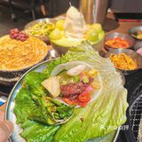 一边看着小蛮腰一边烤肉🔥蚂蚁洞太会了