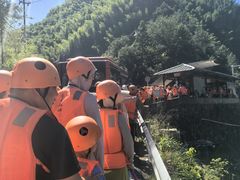 -安吉龙王山峡谷漂流