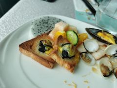 -亚洲国际大酒店·云顶阁旋转自助餐厅