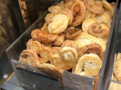 哈尔滨咸奶油蝴蝶酥-上海哈尔滨食品厂(汇联商厦店)