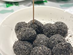 爆浆黑芝麻汤圆-欧记大排档·景德菜(上海首店)